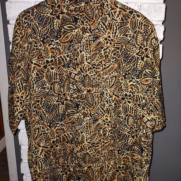 VINTAGE BUTTON UP - Picture 2 of 4